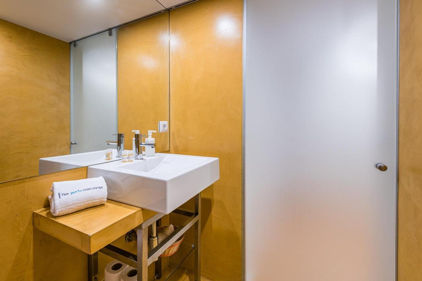 Guestready - The New Yellow Ledbetter Porto Exteriér fotografie